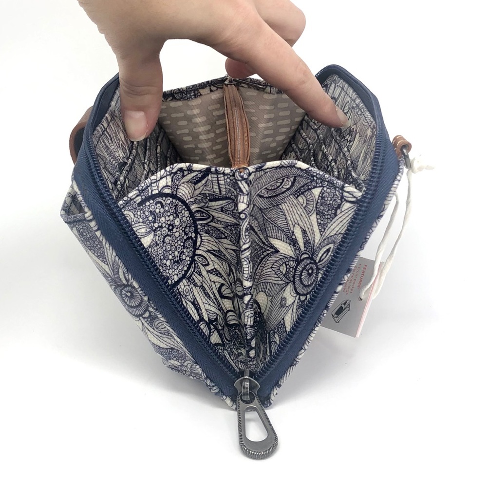 Sakroots Spirit Desert Smartphone Wristlet Wallet - Picture 11 of 16